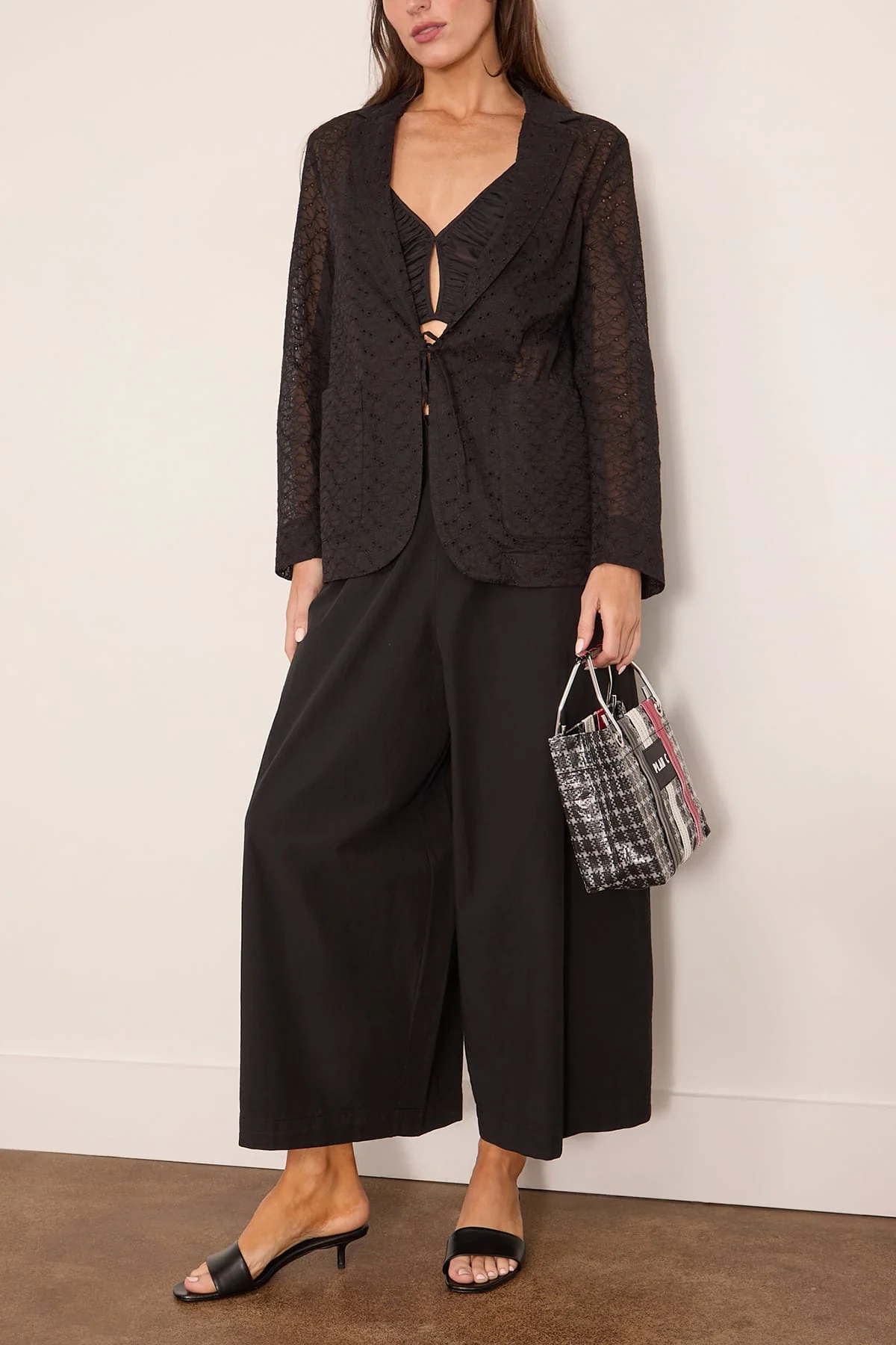Broderie Anglaise Embroidery Jacket in Noir - Image 2