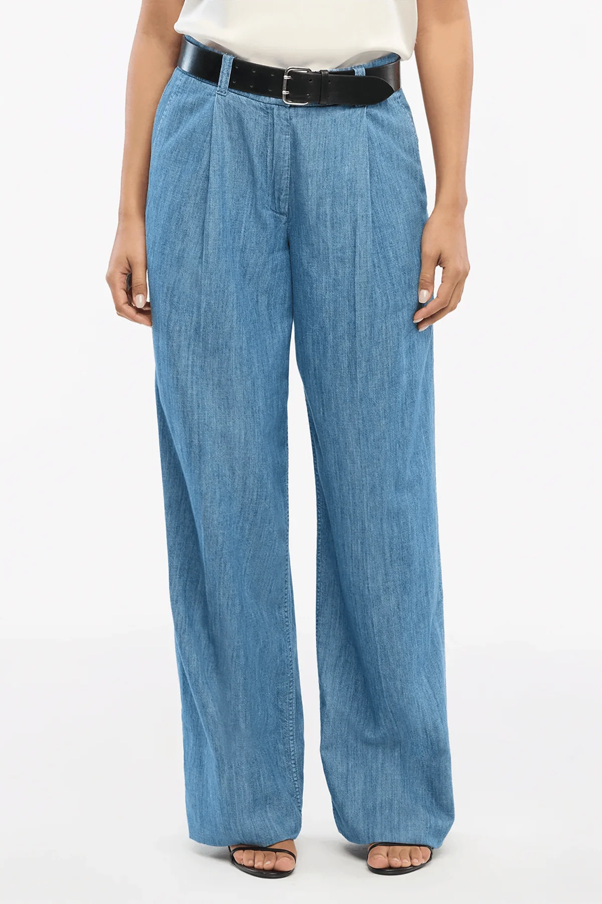 Chambray Relaxed Wide Leg Pant in Medium Blue - Image 3