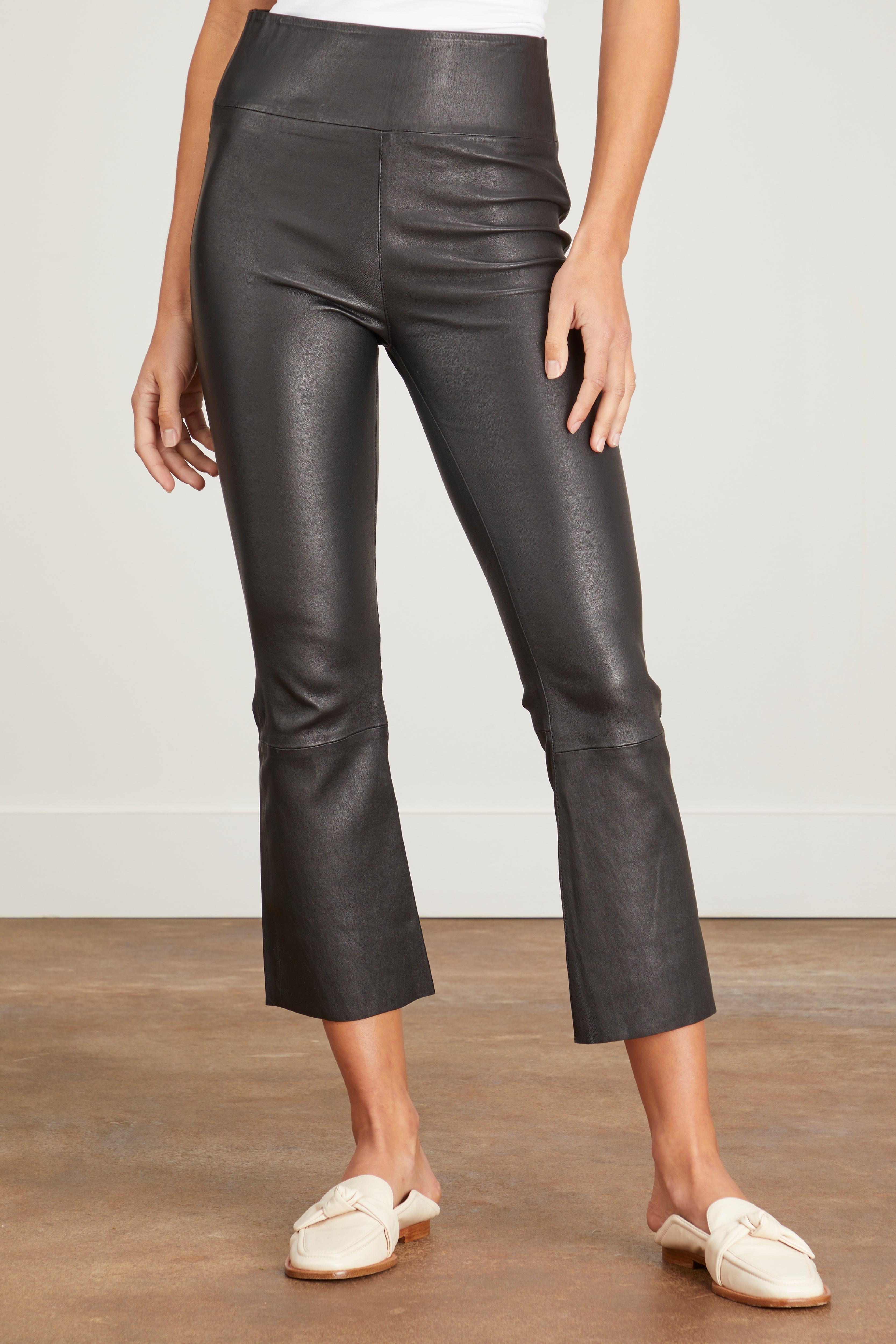 Crop Flare Legging in Black - Image 3