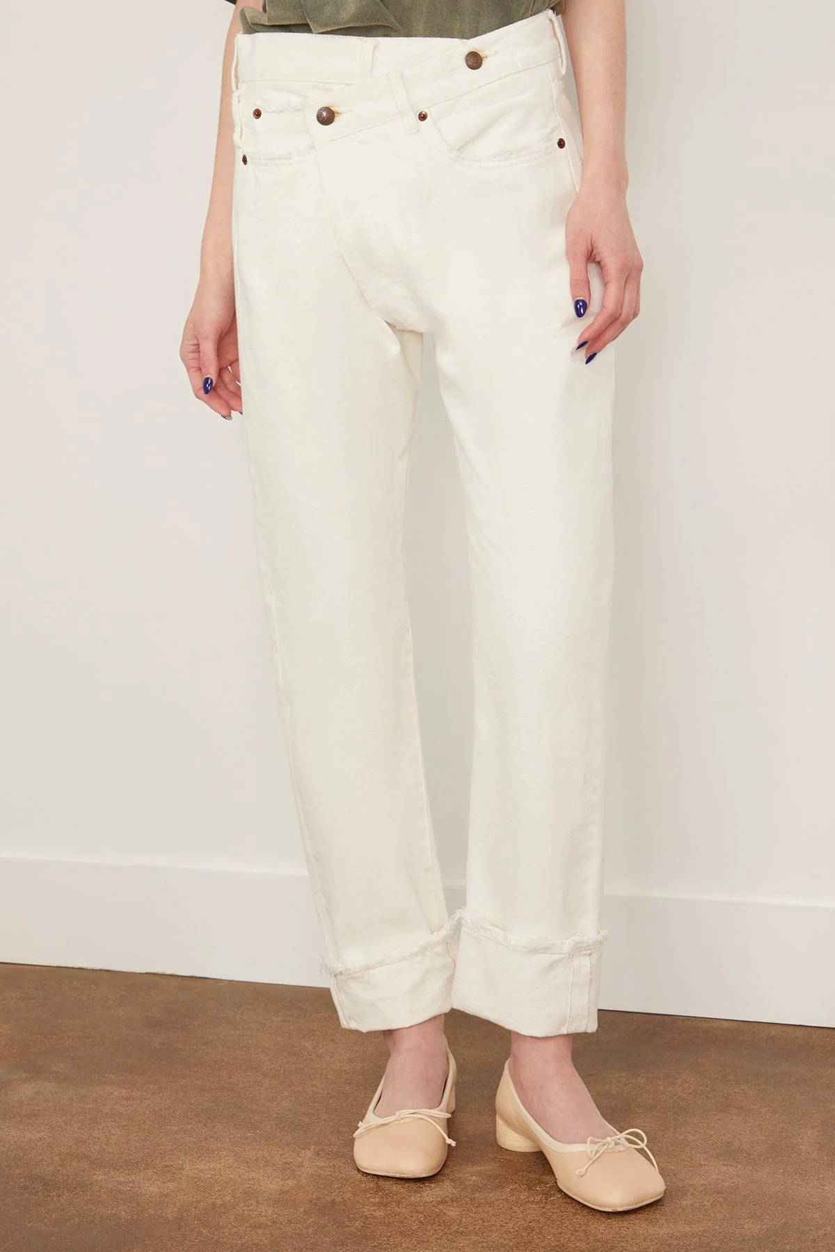 Cuffed Crossover Jeans in Bennett White Selvedge - Image 3