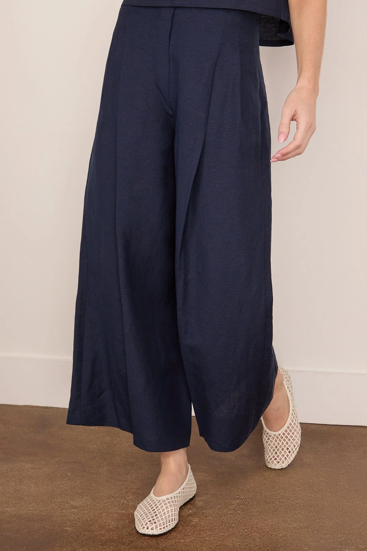 Cunningham Pant in Navy - Image 3