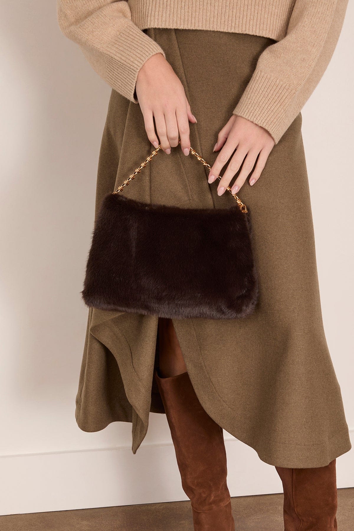 Daily Chain GM Clutch in Chocolat - Image 2