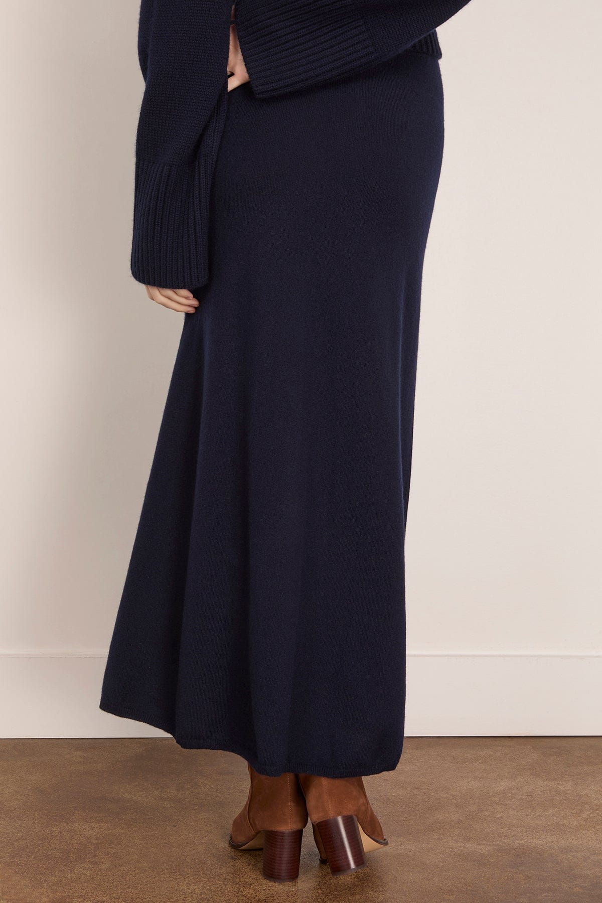 Dolly Skirt in Navy - Image 4