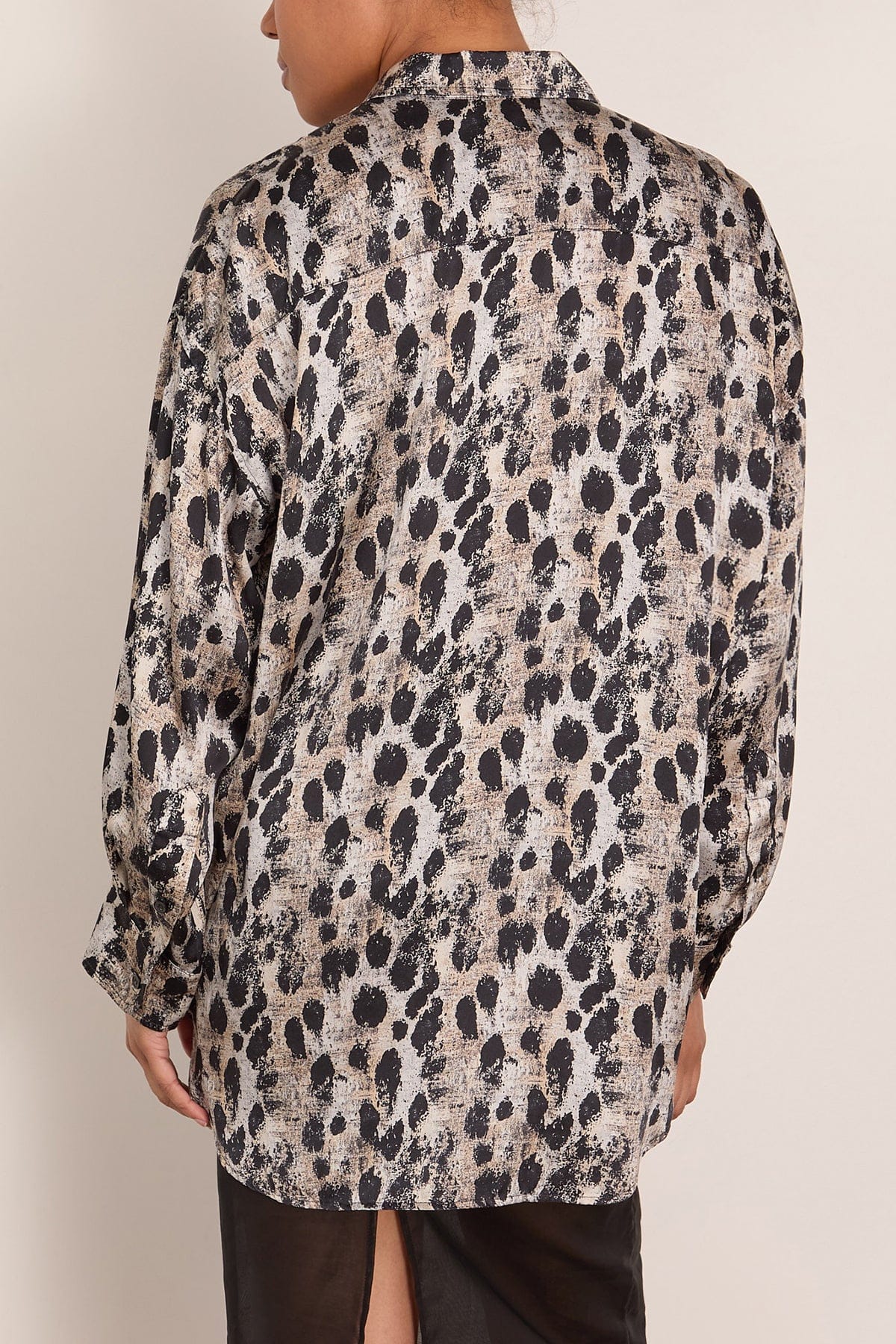 Drop Neck Shirt in Black Silver Leopard - Image 4