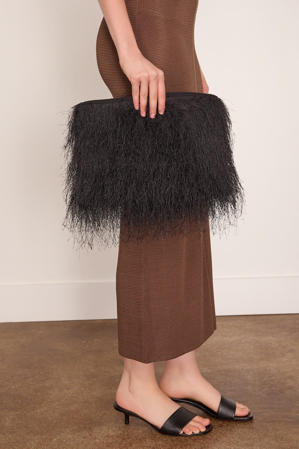 Evano Pouch in Black - Image 2