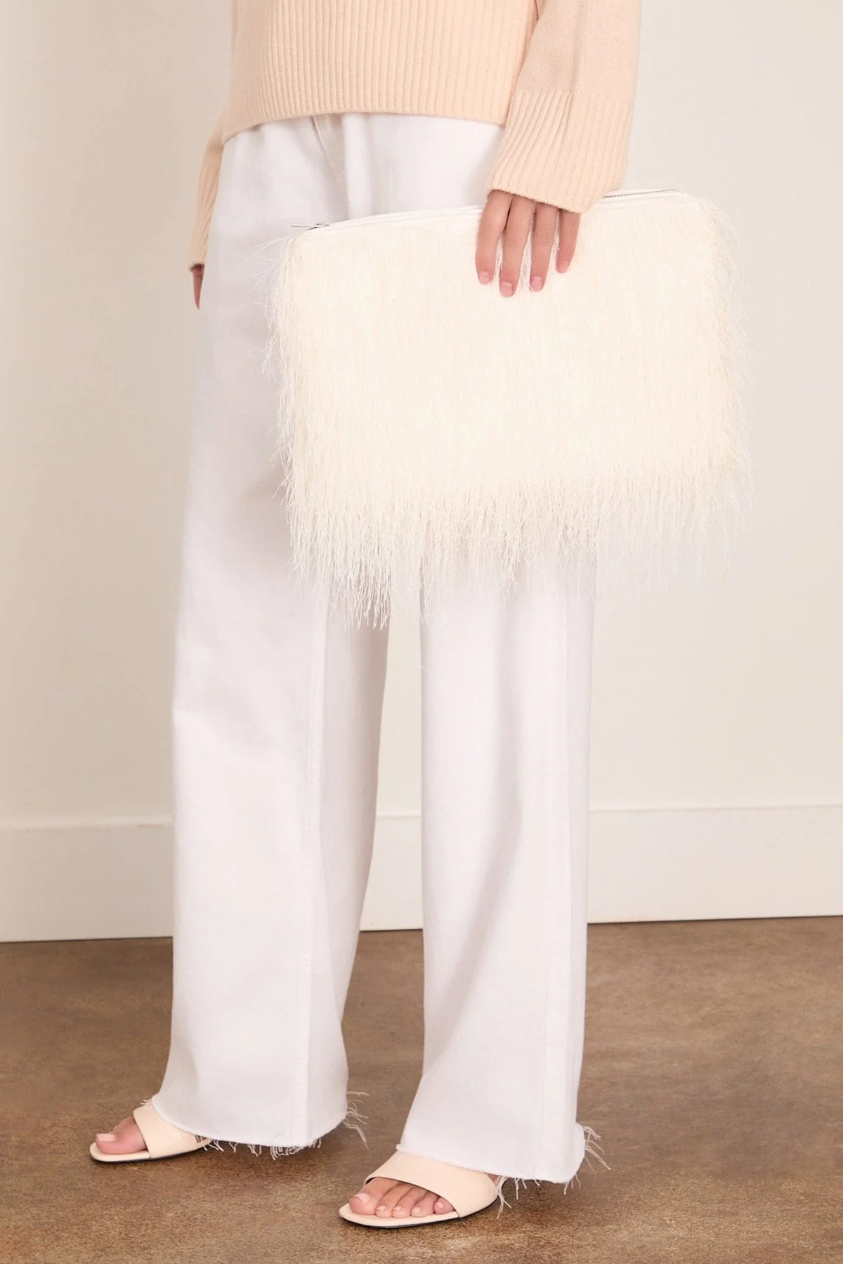 Evano Pouch in White - Image 2