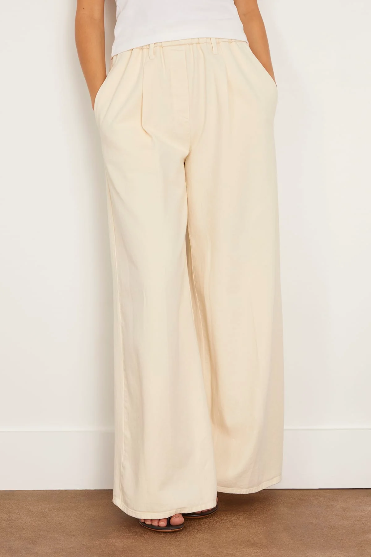 Fluid Cotton Twill Elasticated Loose Pants in Beurre - Image 3