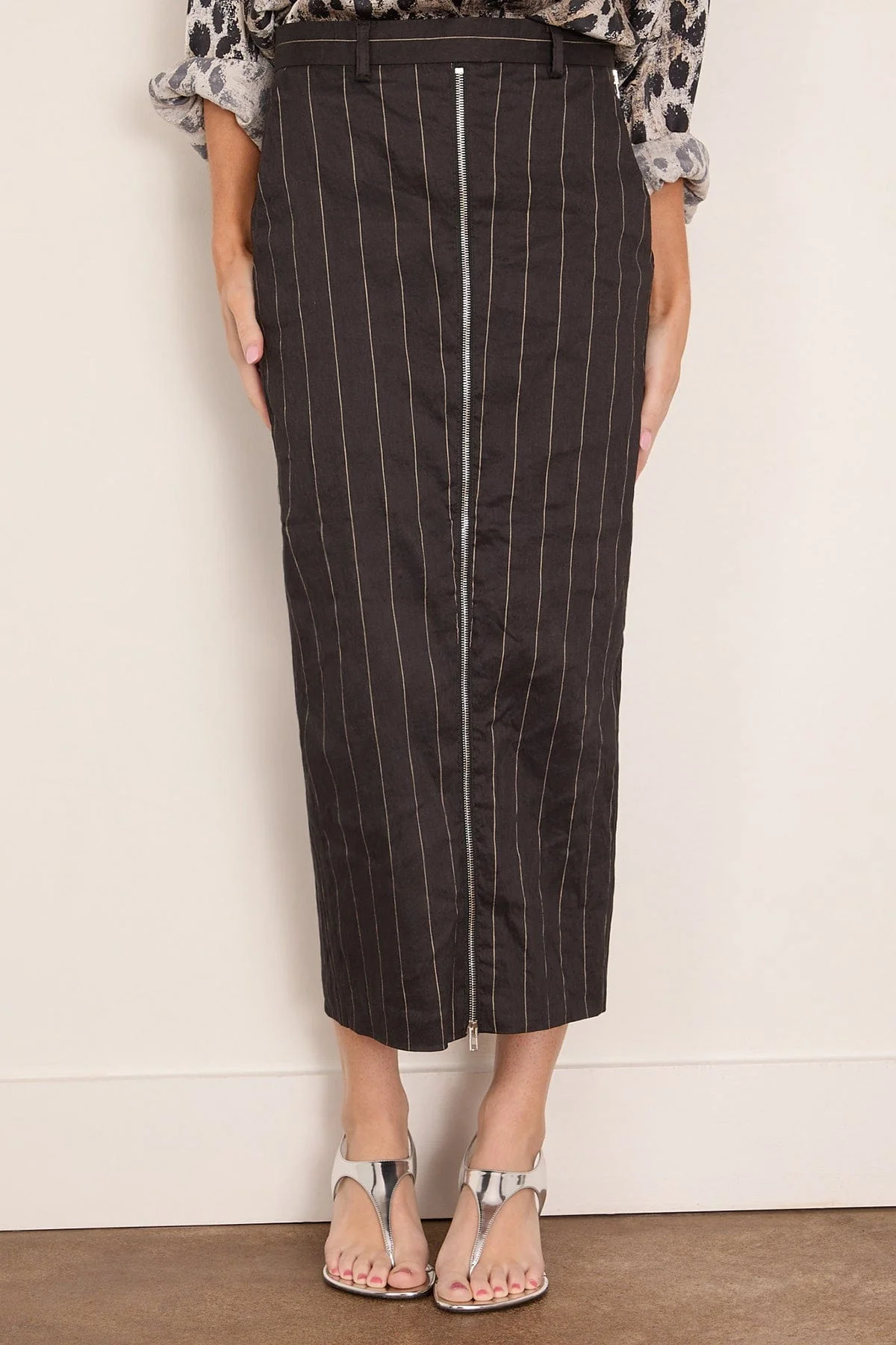 Front Zip Trouser in Black Silver Wide - Image 5