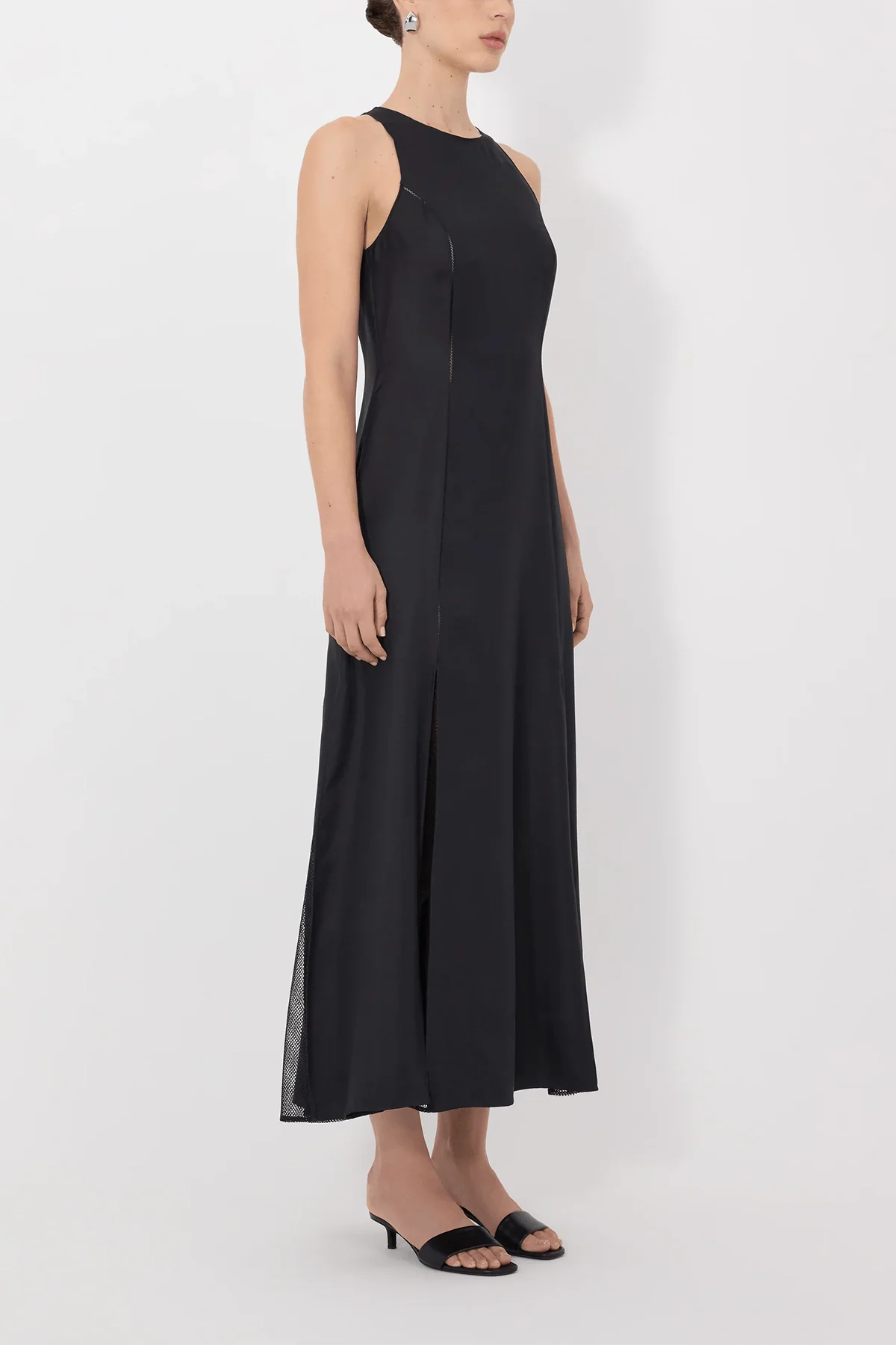 Iraka Detailed Maxi Dress in Black - Image 3
