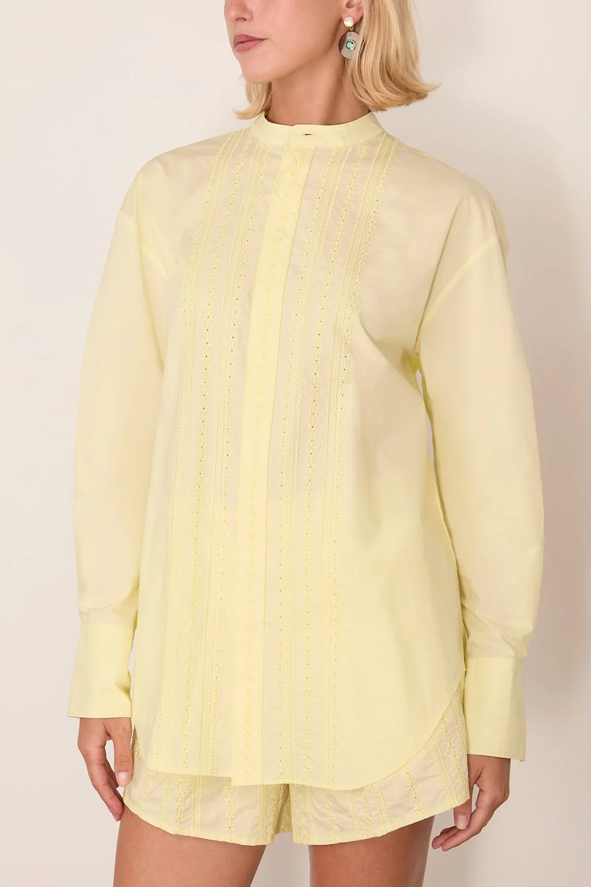 Les Fleurs Embroidery Poplin Shirt in Light - Image 3