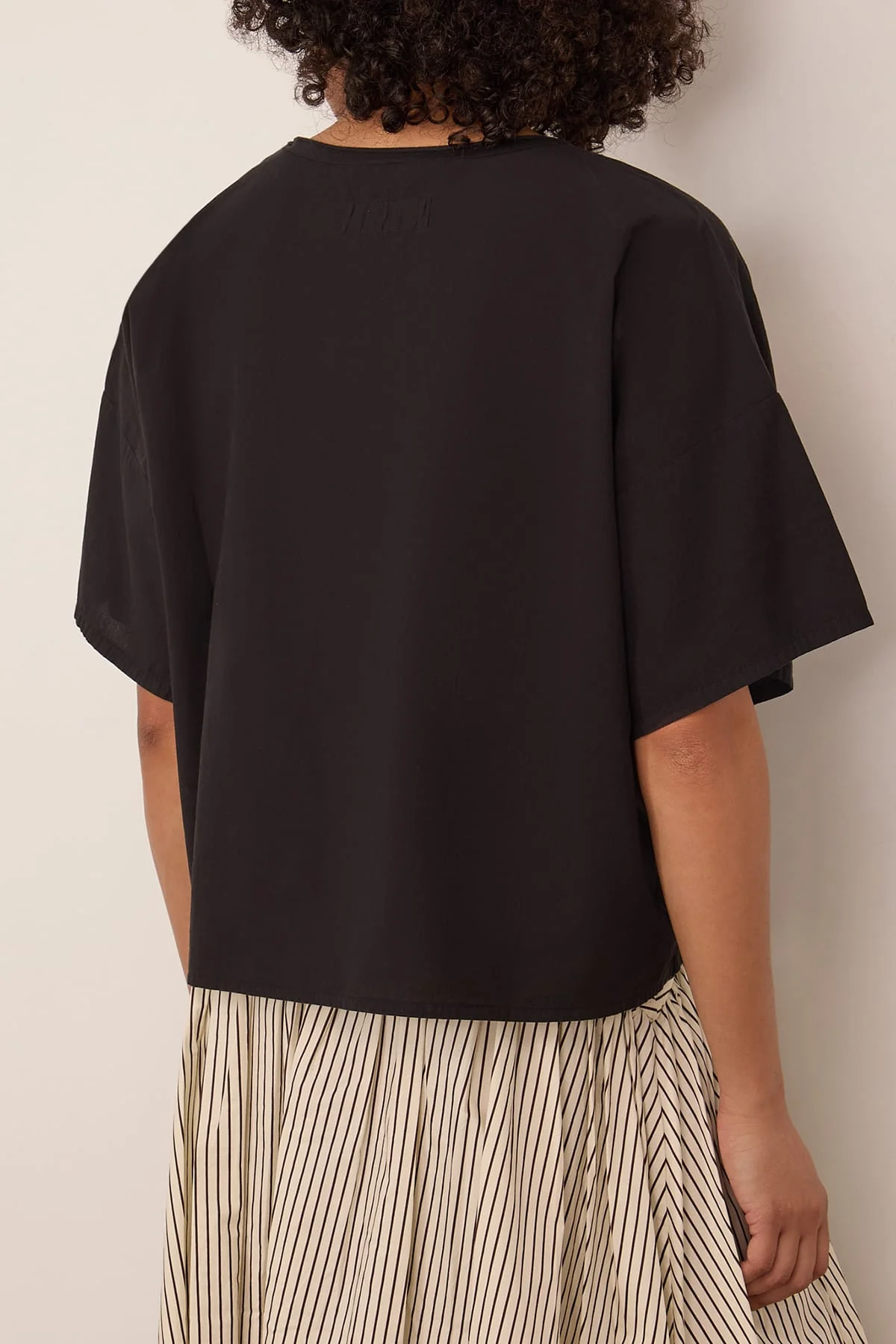 Maglia Frida Light in Black - Image 4
