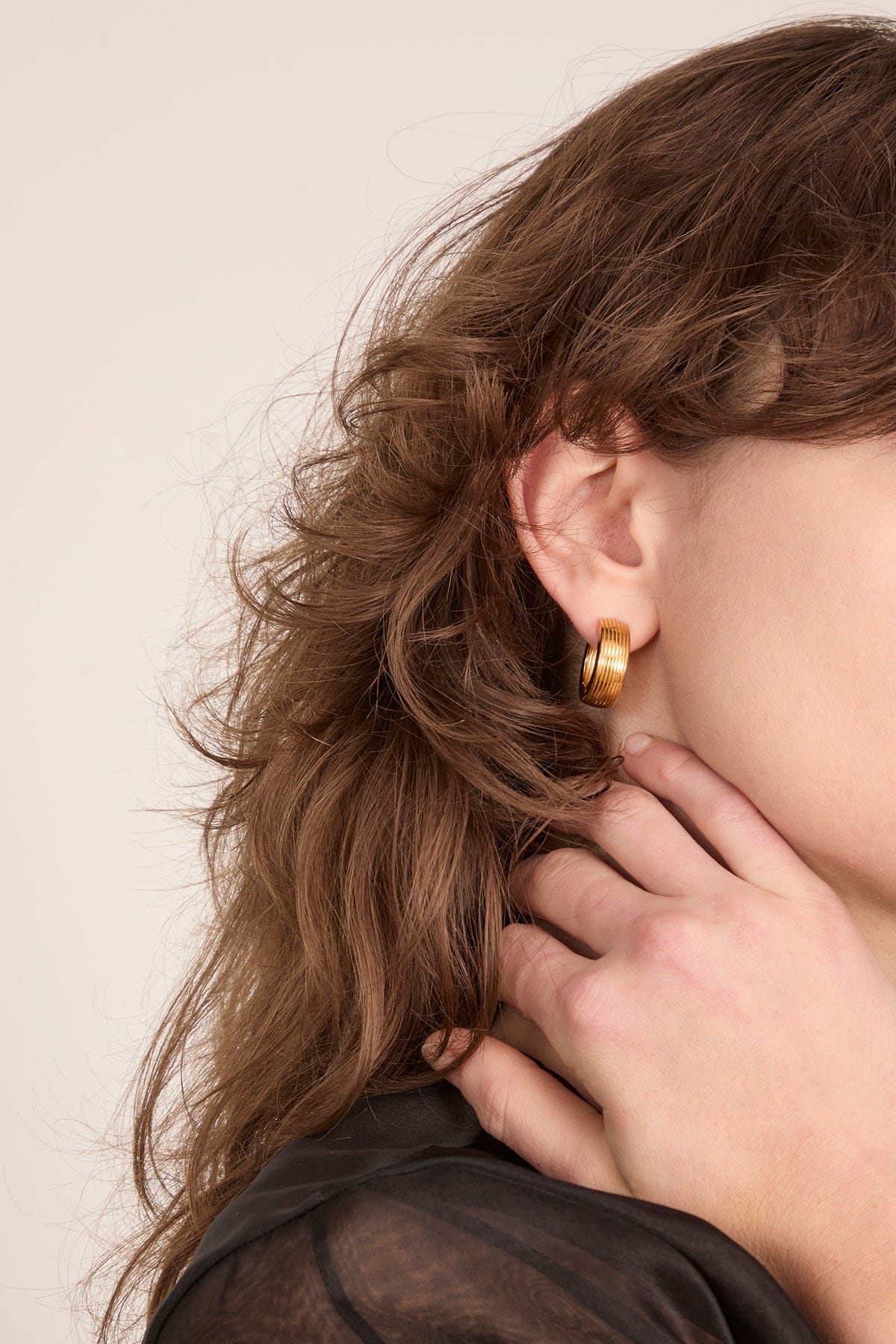Medium Aurelia Round Hoops in Yellow Gold - Image 2