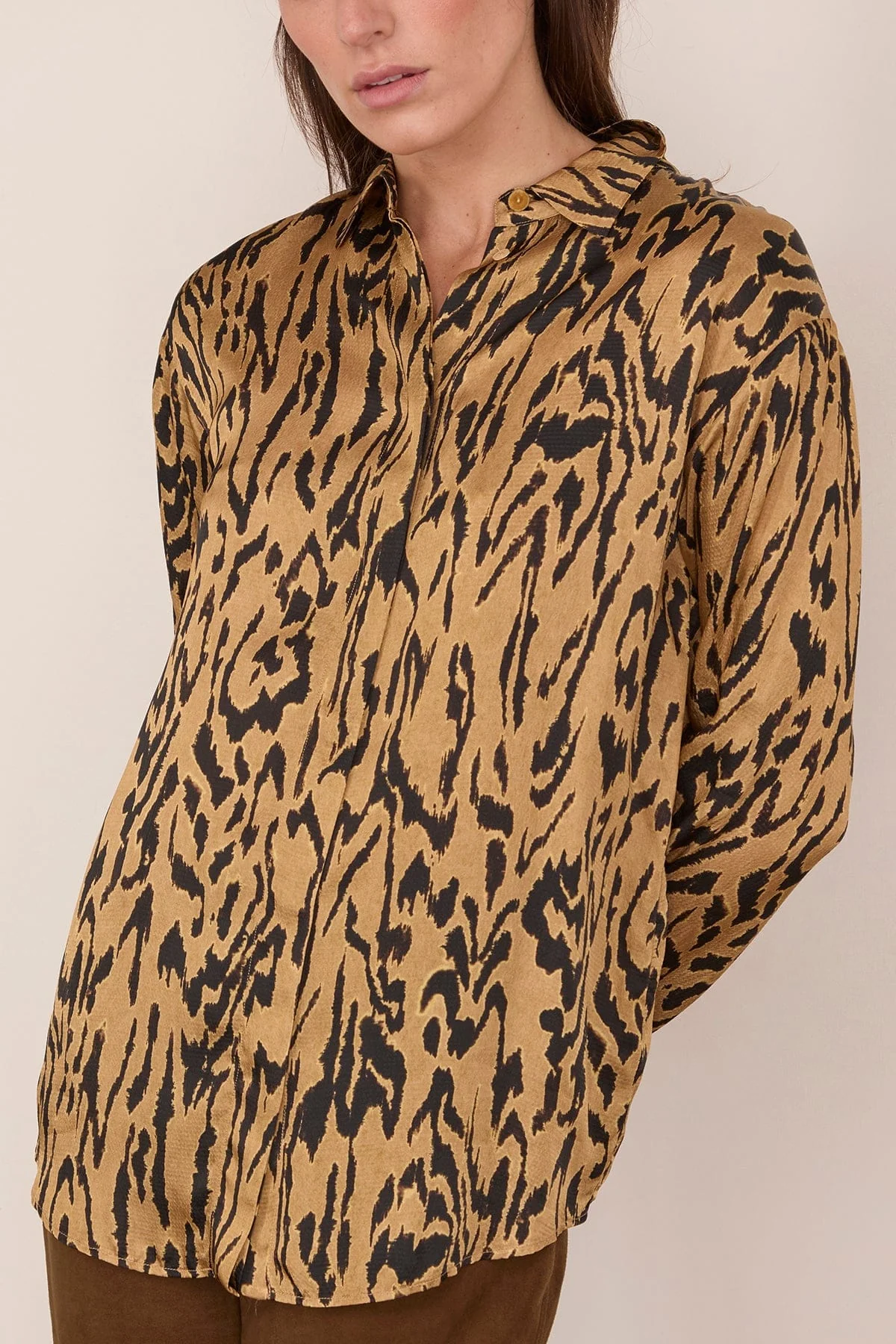 Moiree Print Satin Oversized in Honey - Image 3