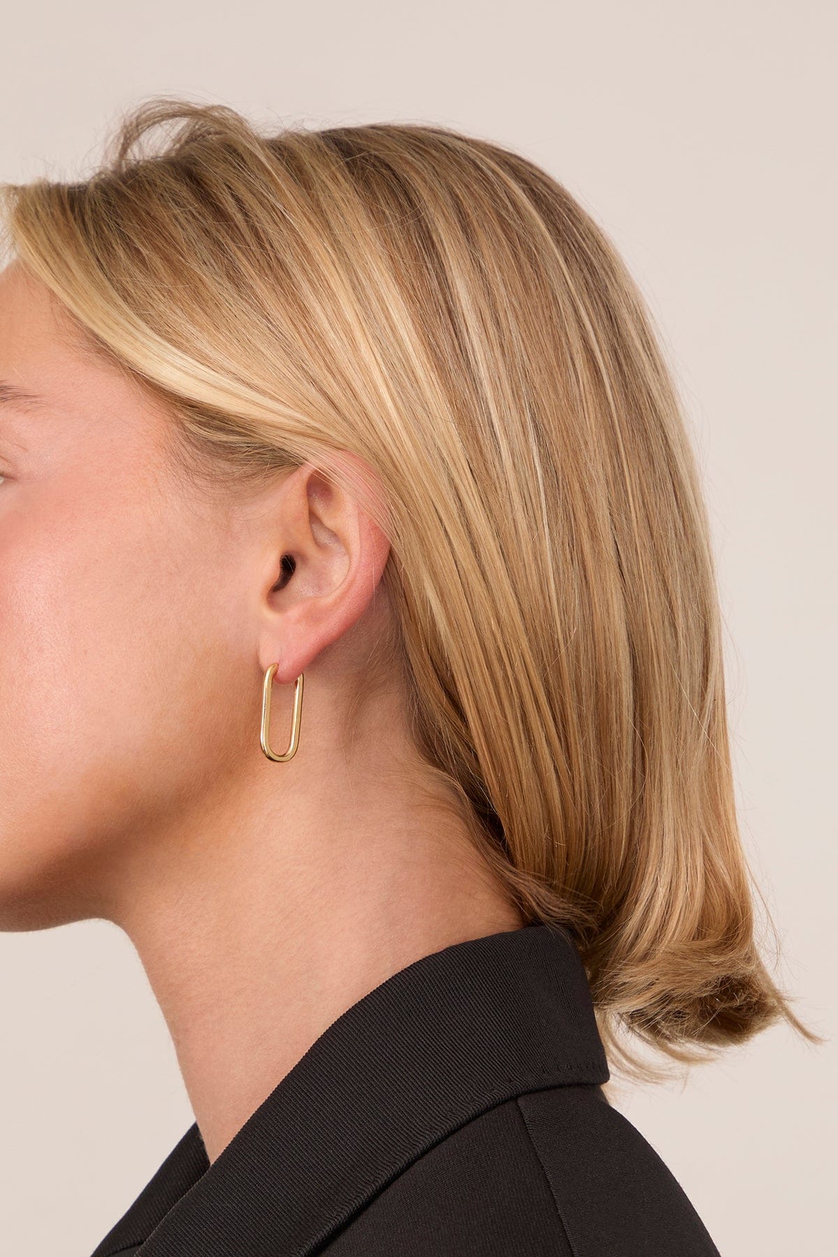 Paperclip Large Earrings in Gold - Image 2