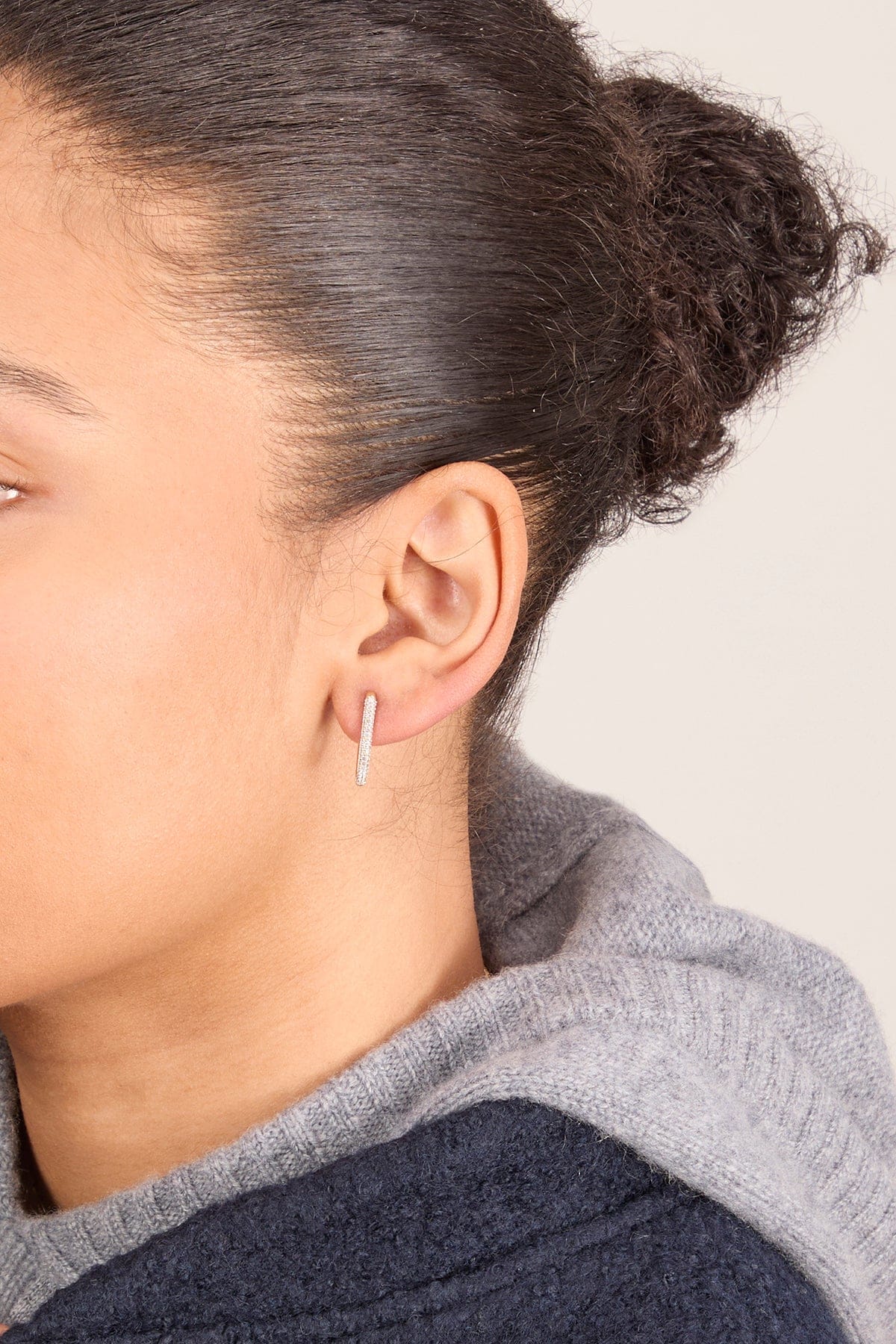 Paperclip Medium White Topaz Earrings in Gold - Image 2