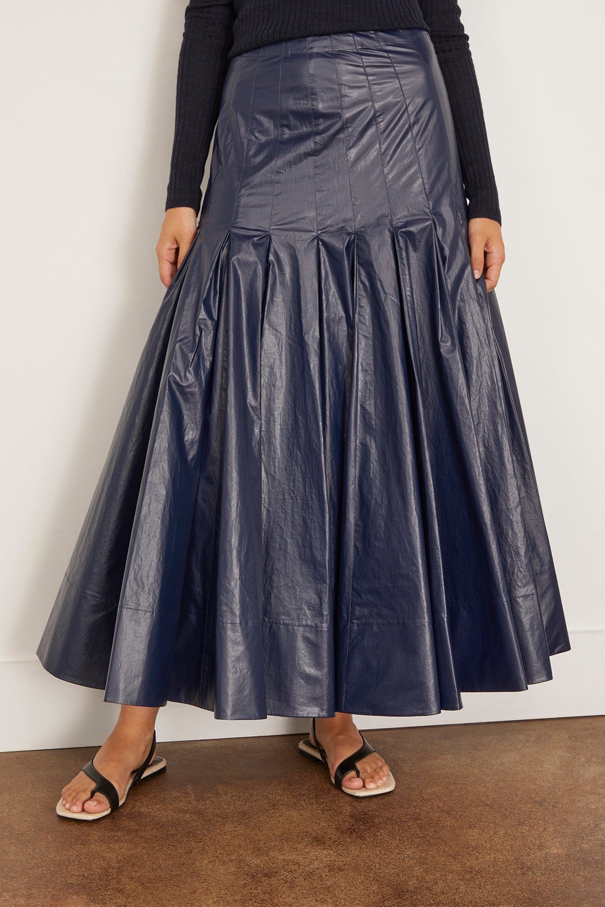 Petra Skirt in Navy - Image 3