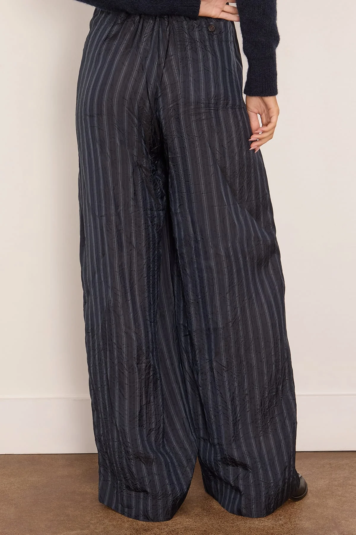 Pila Pant in Navy - Image 4