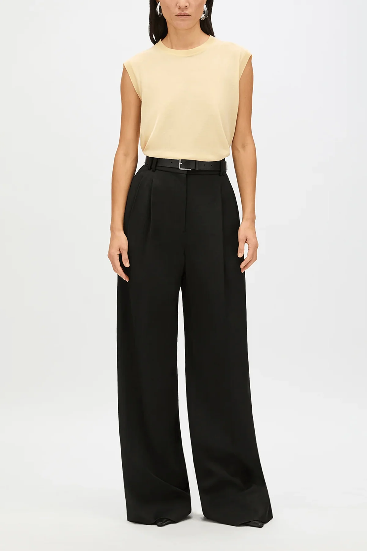 Pleated Trouser in Black - Image 2