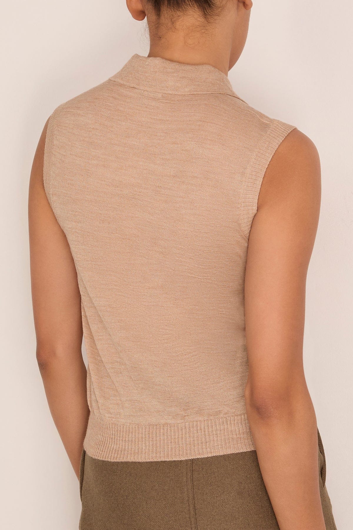 Pola Vest in Brown - Image 4