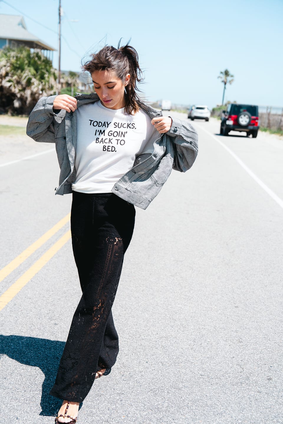 Relaxed Pleated Trucker Jacket in Black and White Houndstooth - Image 5