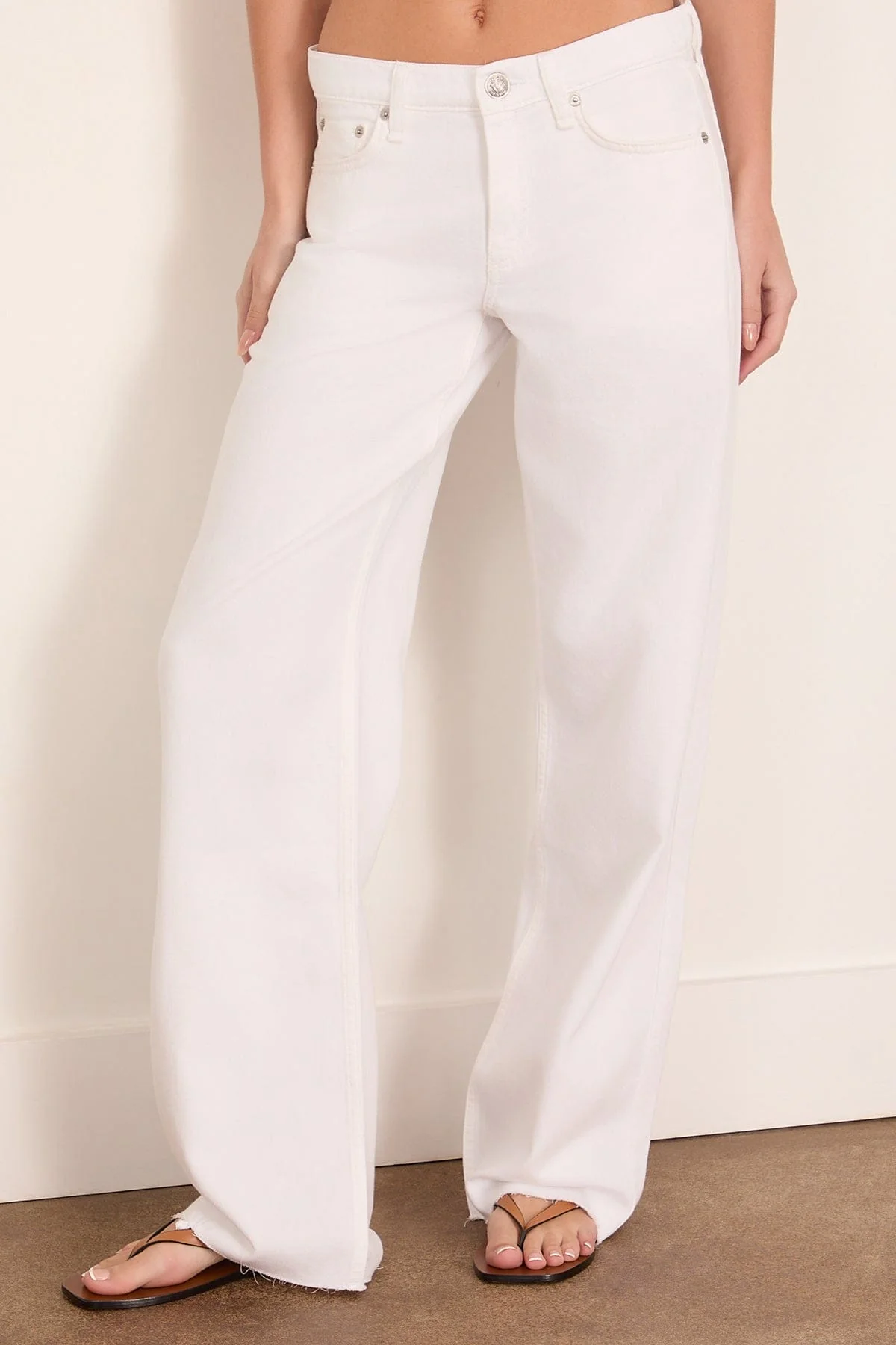Saige Full Straight Jeans in White - Image 3