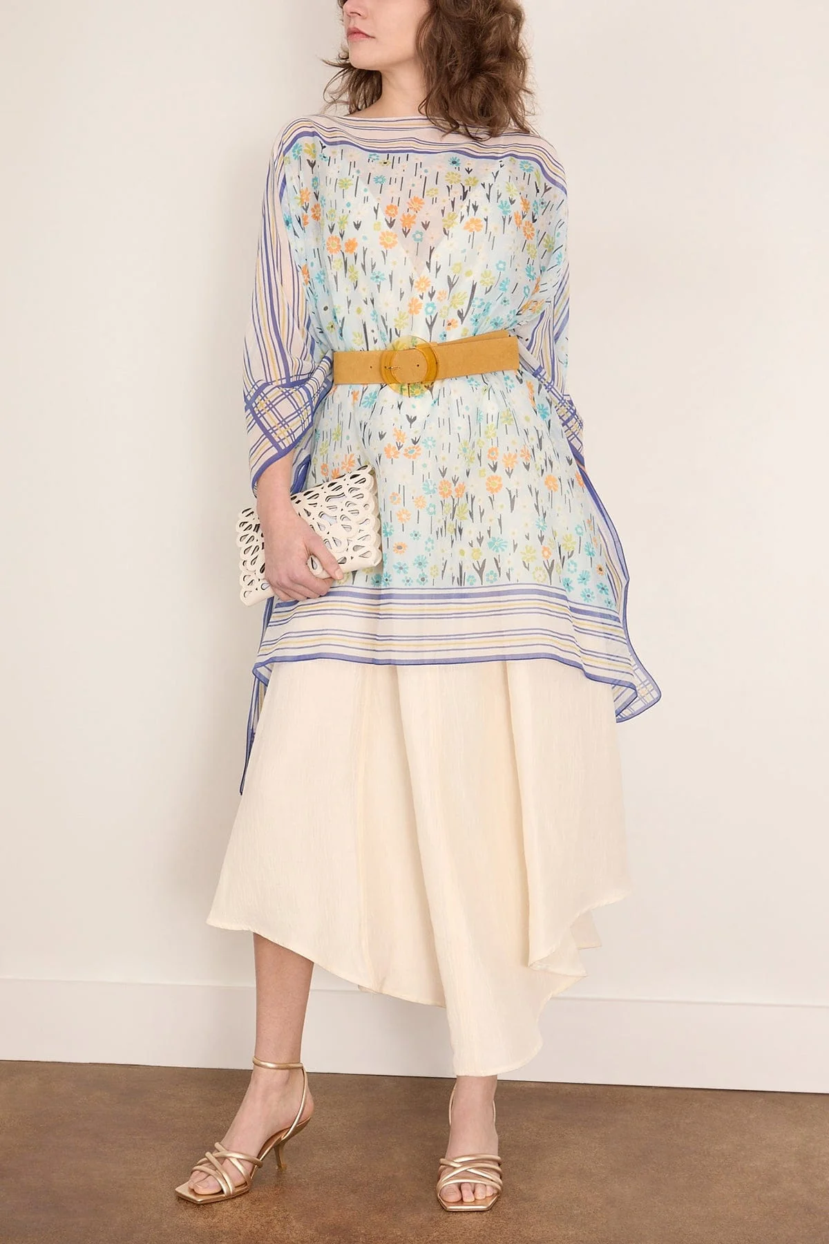 Small Flowers Kaftan in Light Blue/White - Image 2
