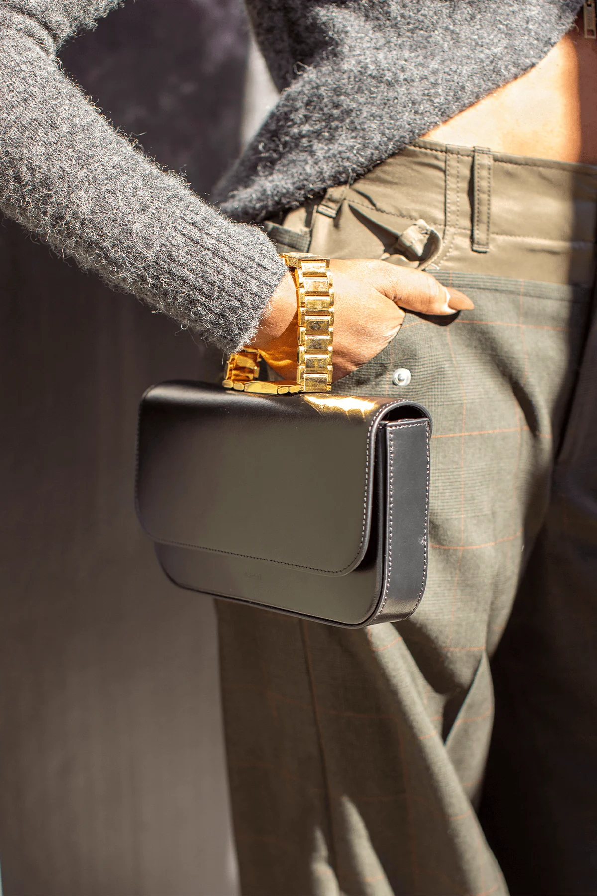 Watch Belt Wide Bag in Black - Image 7